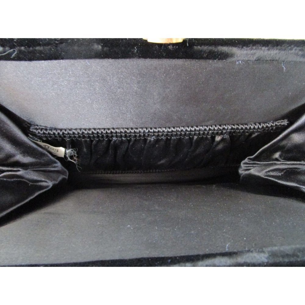 Vintage Soure Bag Beaded Velvet Framed Handbag. Jet Black Beads in a floral patt - Picture 13 of 16